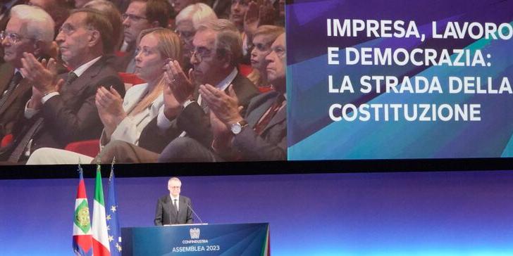 ASSEMBLEA CONFINDUSTRIA 2023 – IMPRESA, LAVORO E DEMOCRAZIA: LA RELAZIONE DEL PRESIDENTE CARLO BONOMI
